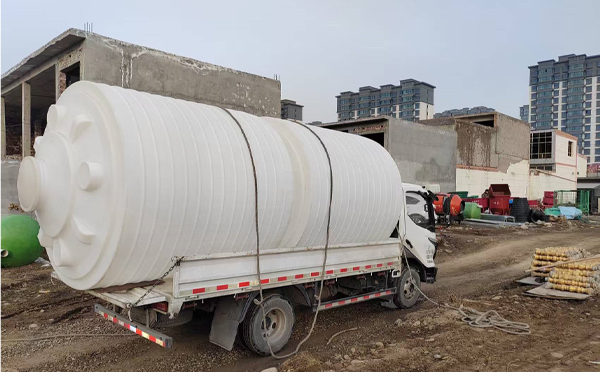 PE庆阳塑料大桶运输中